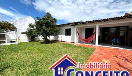 C1002 - Ótimo imóvel composto de 04 dormitórios no Centro de Imbé