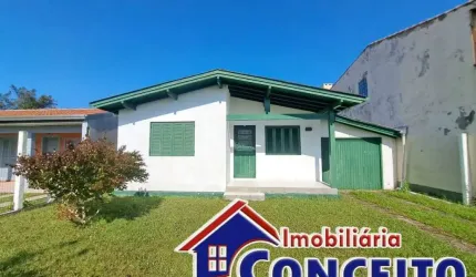 C636 - Residência localizada a poucos metros do mar no balneário Ipiranga