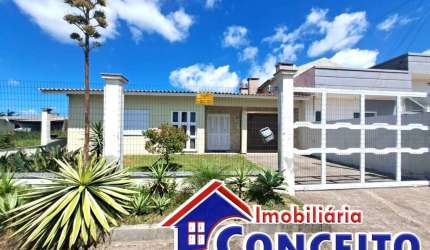 C1022 - Excelente residência composta de 04 dormitórios no Centro de Imbé