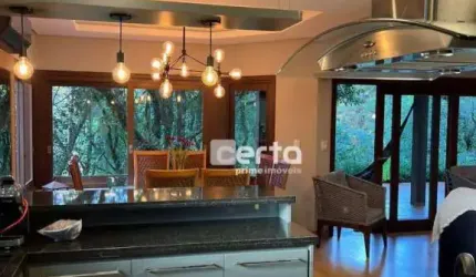 Casa de alto padrão com 3 dormitórios sendo uma suíte master à venda, 350 m² por R$ 2.990.000 - Vale das Colinas - Gramado/RS