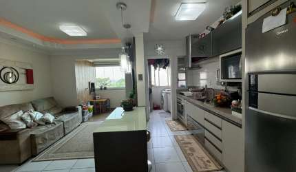 Apartamento de 2 dormitórios no Centro de Criciúma