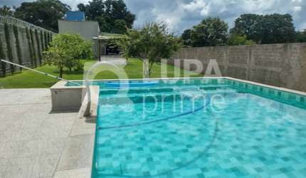 Casa térrea com 3 dormitórios sendo 2 suítes à venda em Taquaritinga!