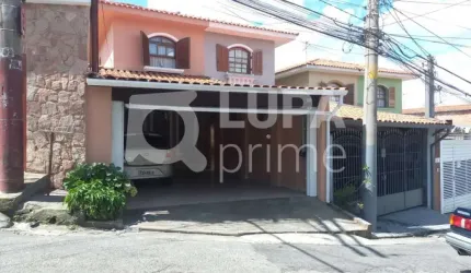 Sobrado com 3 dormitórios sendo 1 suíte à venda na Vila Gustavo!