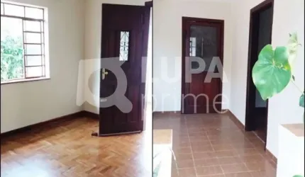 Casa térrea à venda em Santa Teresinha!