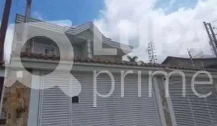 Sobrado com 2 dormitórios sendo 1 suíte à venda na Vila Nivi!