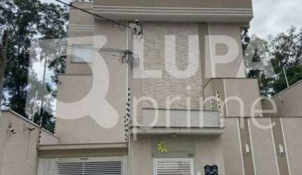 Casa em Condomínio com 2 dormitórios sendo 2 suítes á venda em Santana