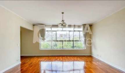 Apartamento com 3 dormitórios de 194m², à venda no Paraíso
