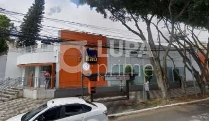 Prédio Comercial com 1.173 metros para locação em Santana