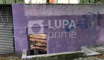 Casa térrea com 2 dormitórios á venda em Santana.