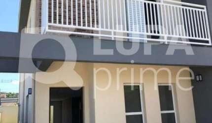 Sobrado com 3 dormitórios sendo 3 suítes á venda em Santana de Parnaíba