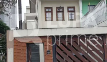 Sobrado com 3 dormitórios sendo 1 suíte á venda na Vila Constância