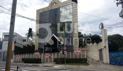 Prédio comercial com 2471m² à venda no Carandiru