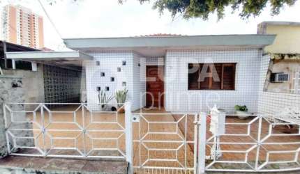 Casa térrea com 3 dormitórios á venda no Jardim Paraíso.