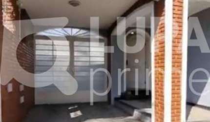 Casa Térrea com 3 dormitórios sendo 1 suíte á venda no Jardim São Paulo