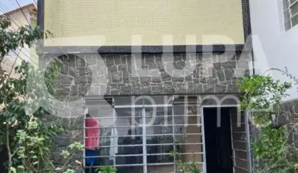 Sobrado com 3 dormitórios sendo 1 suíte á venda na  Vila Nivi