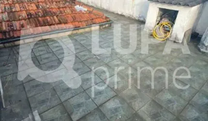 Casa térrea com 2 dormitórios sendo 1 suíte à venda na Vila Penteado!