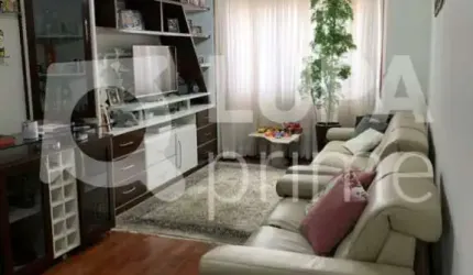 Casa espaçosa em condomínio com 3 dormitórios e 4 banheiros à venda na Água Fria