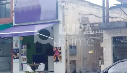 Terreno com 346 metros de área construída à venda em Santana!