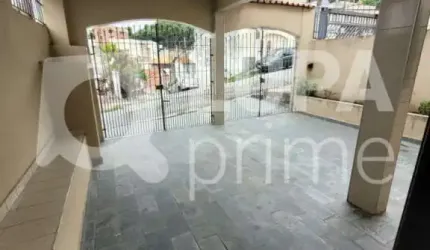 Sobrado com 4 dormitórios sendo 1 suíte á venda no Parque Casa de Pedra