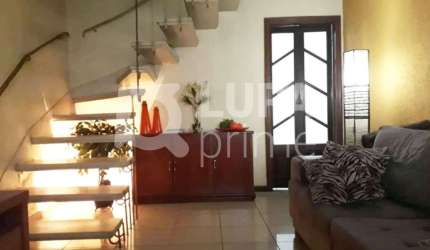 Sobrado com 3 dormitórios para venda no Pari!