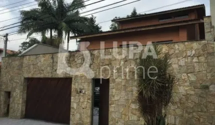Sobrado à venda com 4 dormitórios no Barro Branco!
