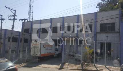Prédio comercial à venda na Vila Carbone!