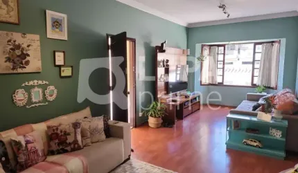 Sobrado com 3 dormitórios sendo 1 suíte à venda na Vila Aurora