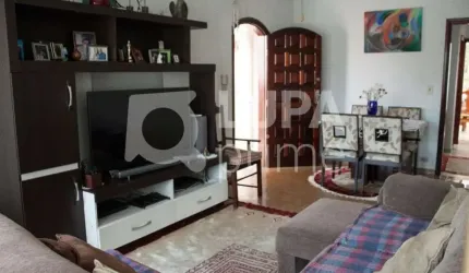 Sobrado com 3 dormitórios à venda na Vila Gustavo!