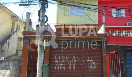 Sobrado comercial ou residencial com 3 pavimentos na Vila Gustavo!