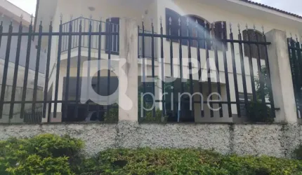 Sobrado com 3 dormitórios sendo 1 suítes á venda no Jardim Guapira