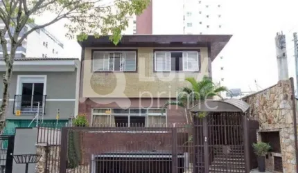 Sobrado com 4 dormitórios sendo 2 suítes para locação em Santana