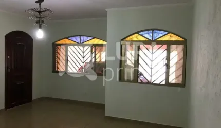 Sobrado com 3 dormitórios e 3 banheiros para locação em Bortolândia