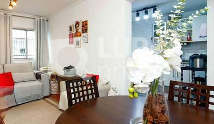Apartamento com 3 dormitórios sendo 1 suíte á venda em Santana