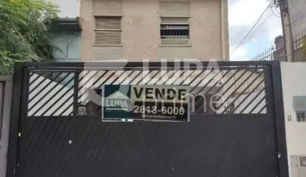 Sobrado com 4 dormitórios sendo 2 suítes à venda em Santana!