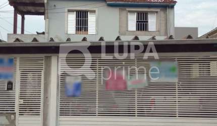 Sobrado com 4 dormitórios á venda na Vila Gustavo.