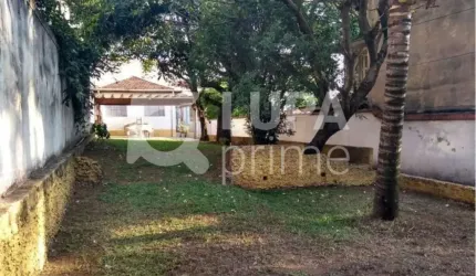 Casa térrea com 336 m² na Vila Ester para venda.