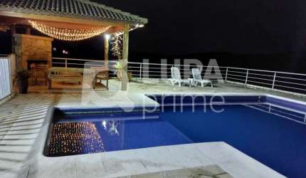 Linda Casa á venda com 800m² em Mairiporã!
