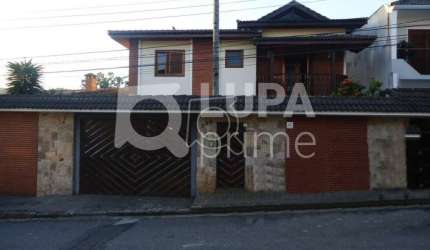 SOBRADO COM 4 SUÍTES À VENDA NA VILA IRMÃOS ARNONI!