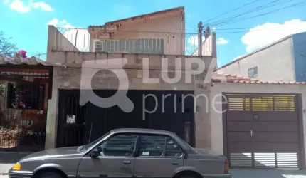 Sobrado com 3 dormitórios sendo 1 suíte á venda na Parada Inglesa