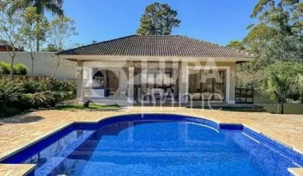 Sobrado com 5 dormitórios à venda em Mairiporã!