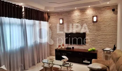 CASA COM 2 QUARTOS E 3 VAGAS DE GARAGEM À VENDA NO PARQUE EDU CHAVES