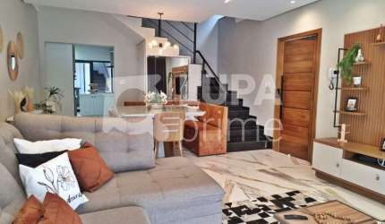 CASA COM 3 QUARTOS E 4 VAGAS DE GARAGEM À VENDA NO TUCURUVI