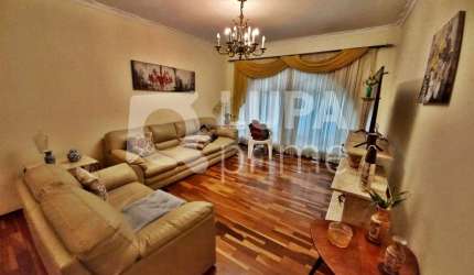 CASA COM 4 QUARTOS E 6 VAGAS DE GARAGEM À VENDA NA VILA MARIA ALTA