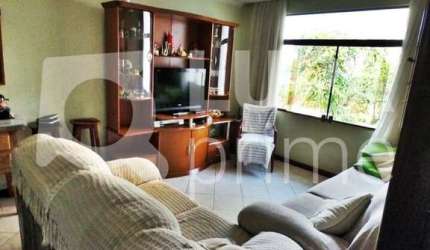 CASA COM 3 QUARTOS E 4 VAGAS DE GARAGEM Á VENDA NA FREGUESIA DO Ó