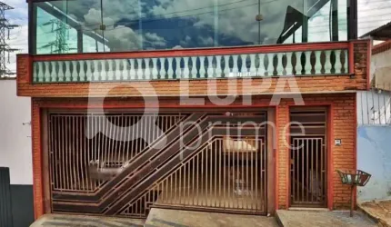 CASA COM 3 QUARTOS E 5 VAGAS DE GARAGEM À VENDA NA VILA MEDEIROS