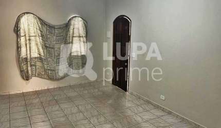 CASA COM 2 QUARTOS E 2 VAGAS DE GARAGEM À VENDA NA VILA SABRINA