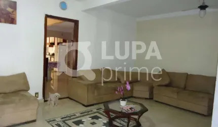 CASA COM 4 QUARTOS E 2 VAGAS DE GARAGEM PARA LOCAÇÃO EM SANTANA
