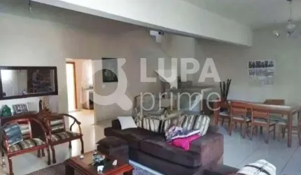 Sobrado com  3 dormitórios à venda  na Vila Isolina Mazzei