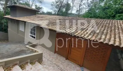 Casa térrea à venda no Parque Pertrópolis!
