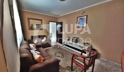 CASA COM 3 QUARTOS E 2 VAGAS DE GARAGEM À VENDA NO PARQUE EDU CHAVES